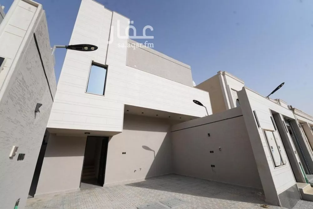 4 bedroom floor in Badr 2