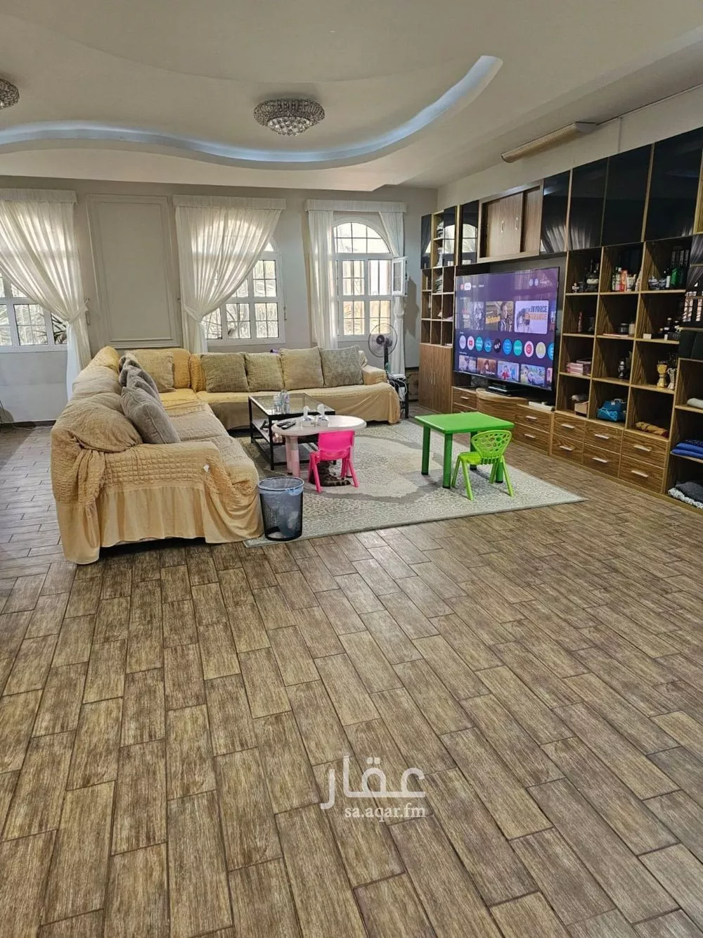 5 bedroom villa in Al Khaleej 1