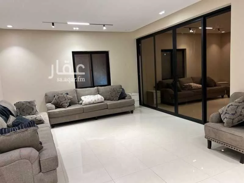 فيلا 7 غرف في طيبة 5