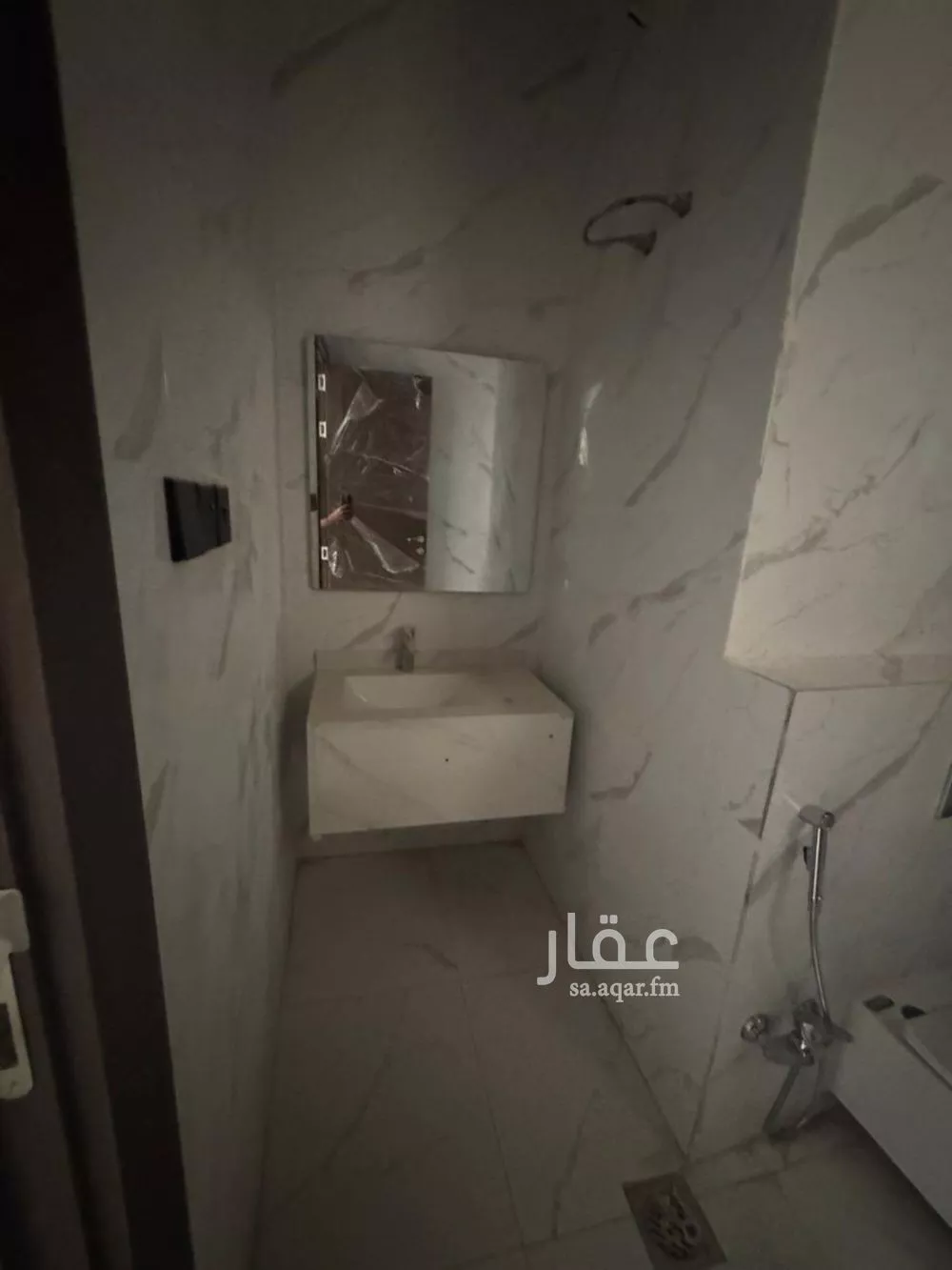 عمارة 1326 م² في القادسية 4