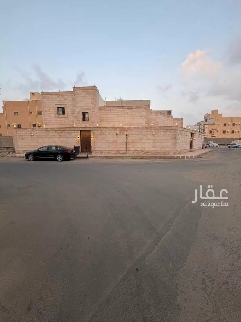 فيلا 8 غرف في الحمدانية 1