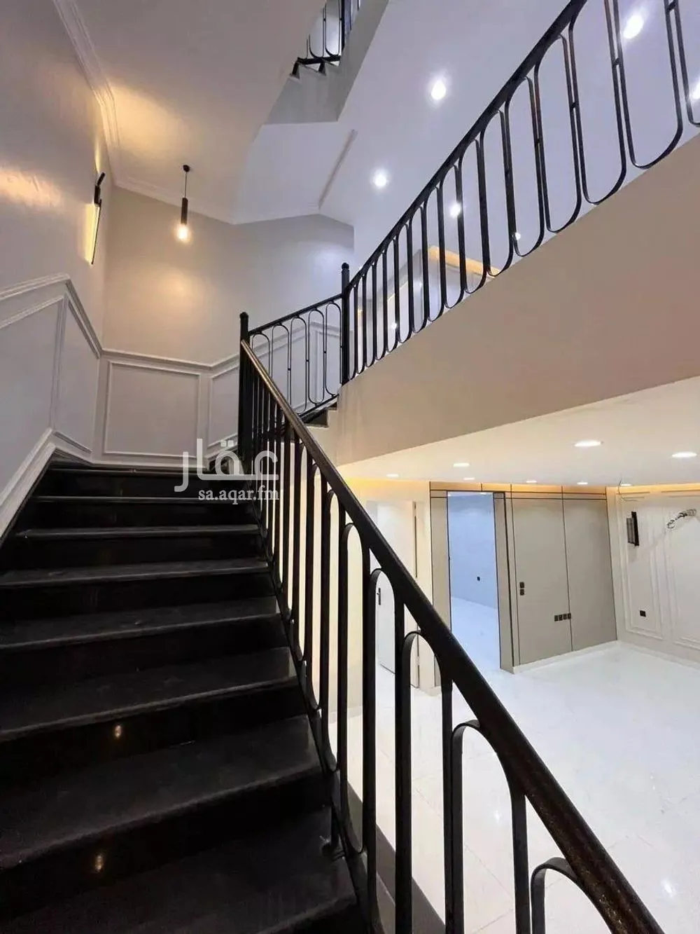 8 bedroom villa in King Fahd 2