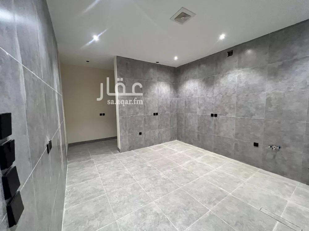 4 bedroom villa in Al Janadriyah, Riyadh 8
