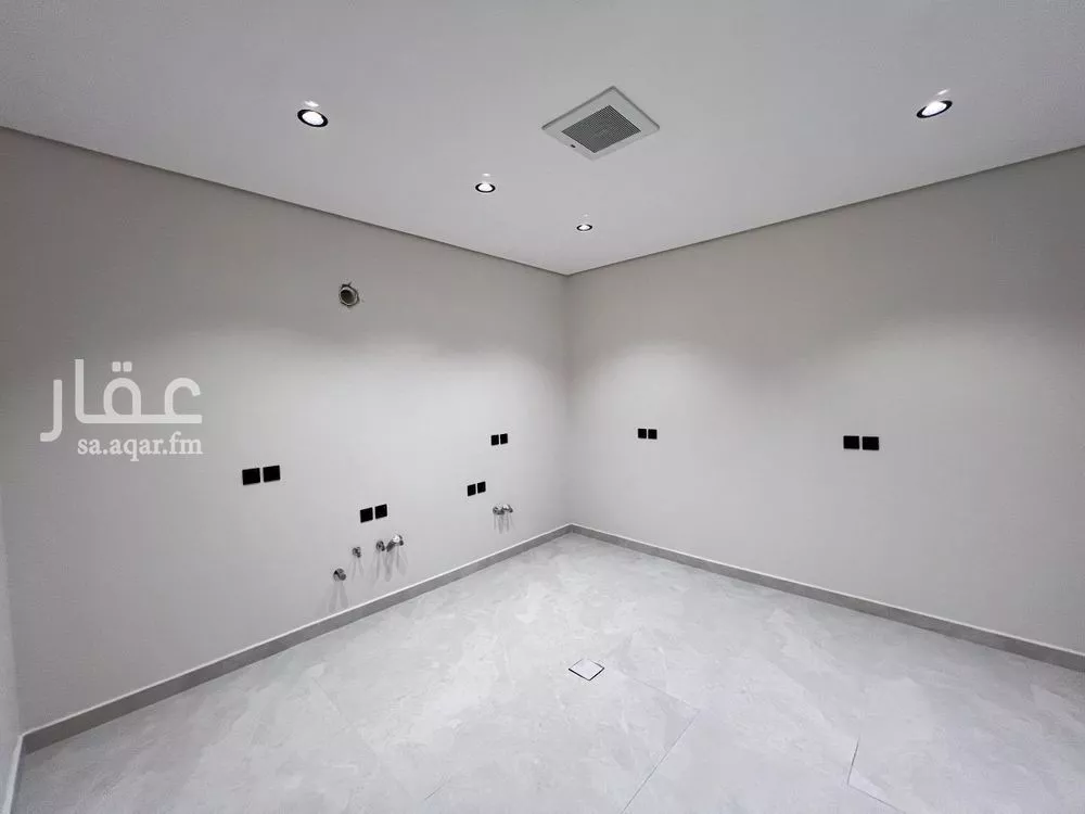 4 bedroom villa in Al Janadriyah, Riyadh 7