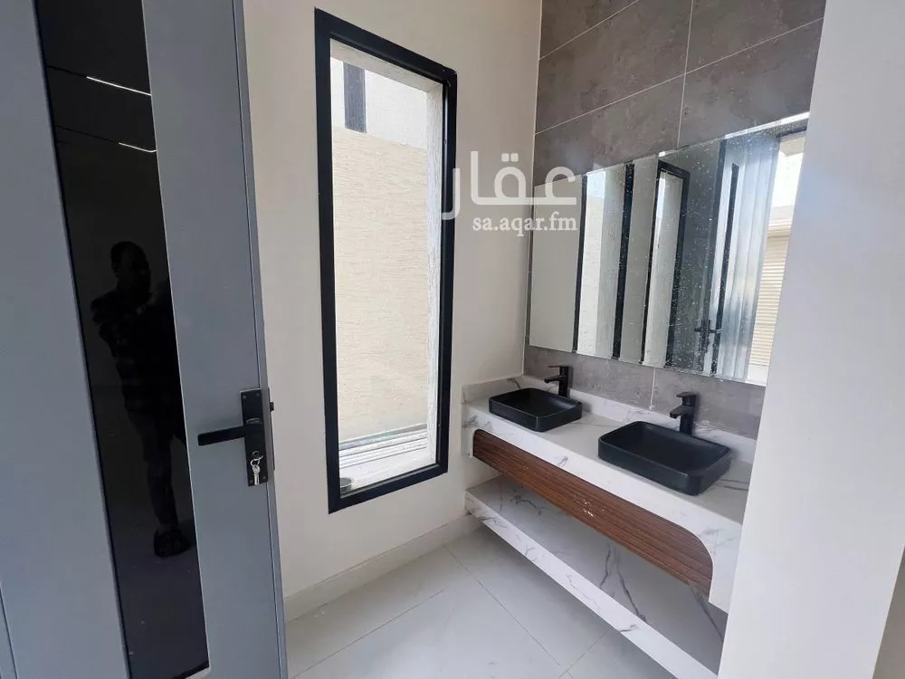 4 bedroom villa in Al Janadriyah, Riyadh 4