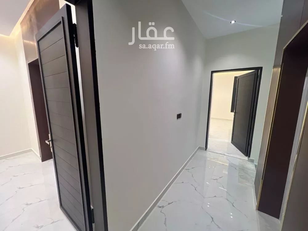3 bedroom floor in Al Janadriyah 3