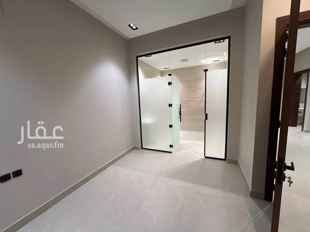 6 bedroom villa in Al Yarmouk, Riyadh 16