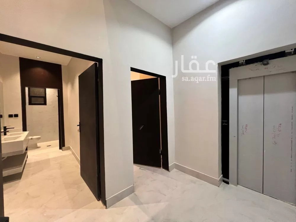 3 bedroom floor in Al Rimal 4
