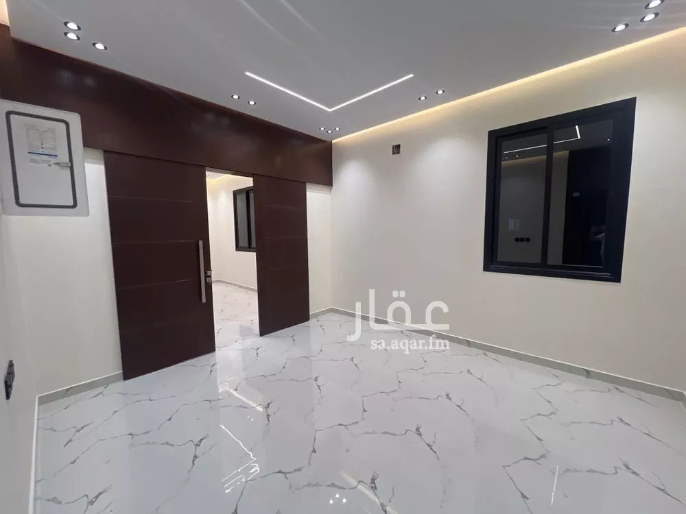 3 bedroom floor in Al Janadriyah 5