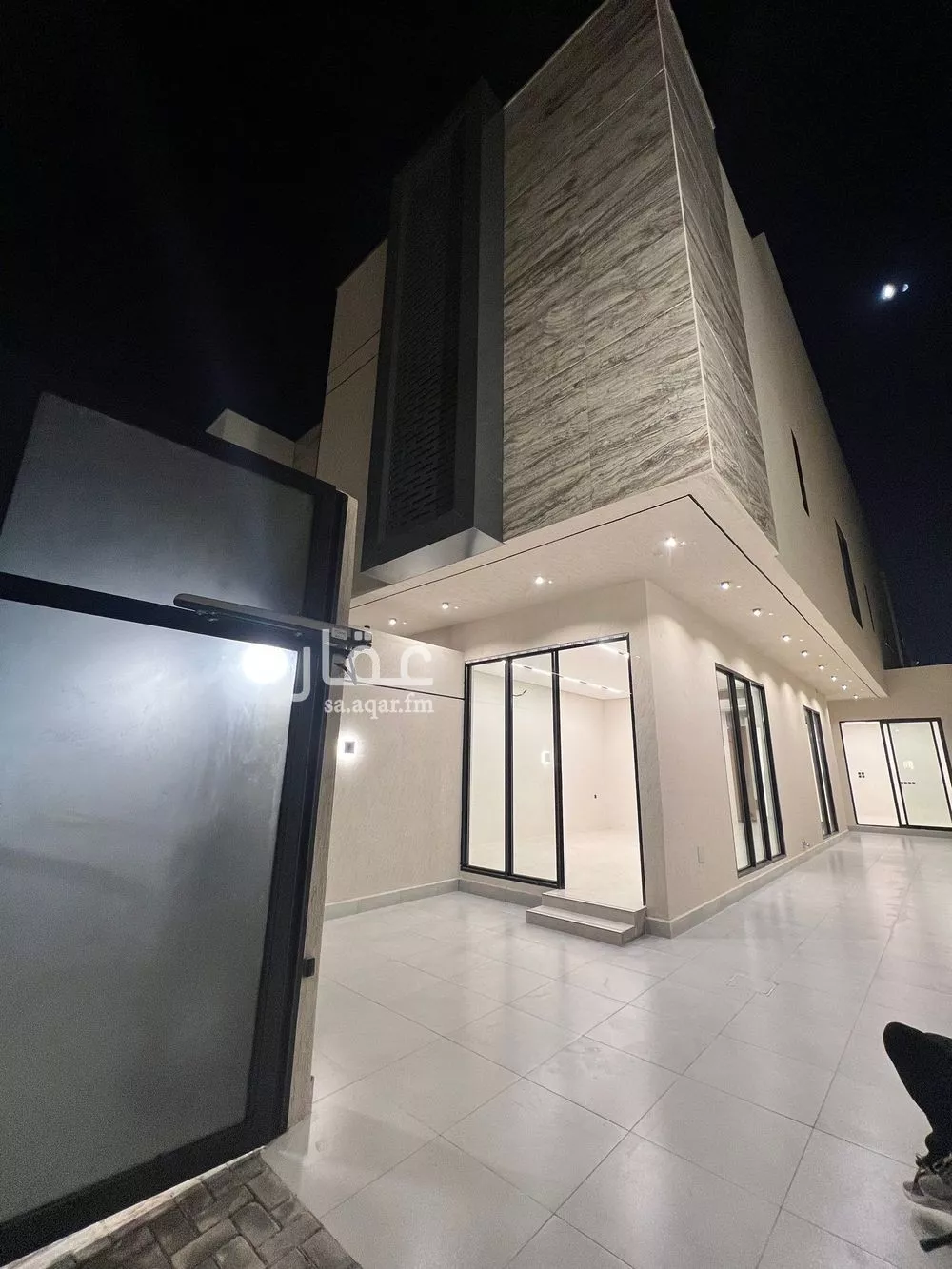 فيلا 4 غرف في الجنادرية 3