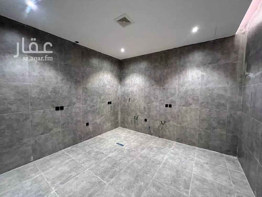 4 bedroom villa in Al Janadriyah, Riyadh 6