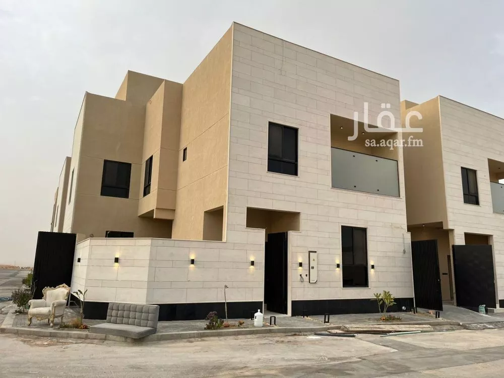 6 bedroom villa in Al Mahdiyyah 2