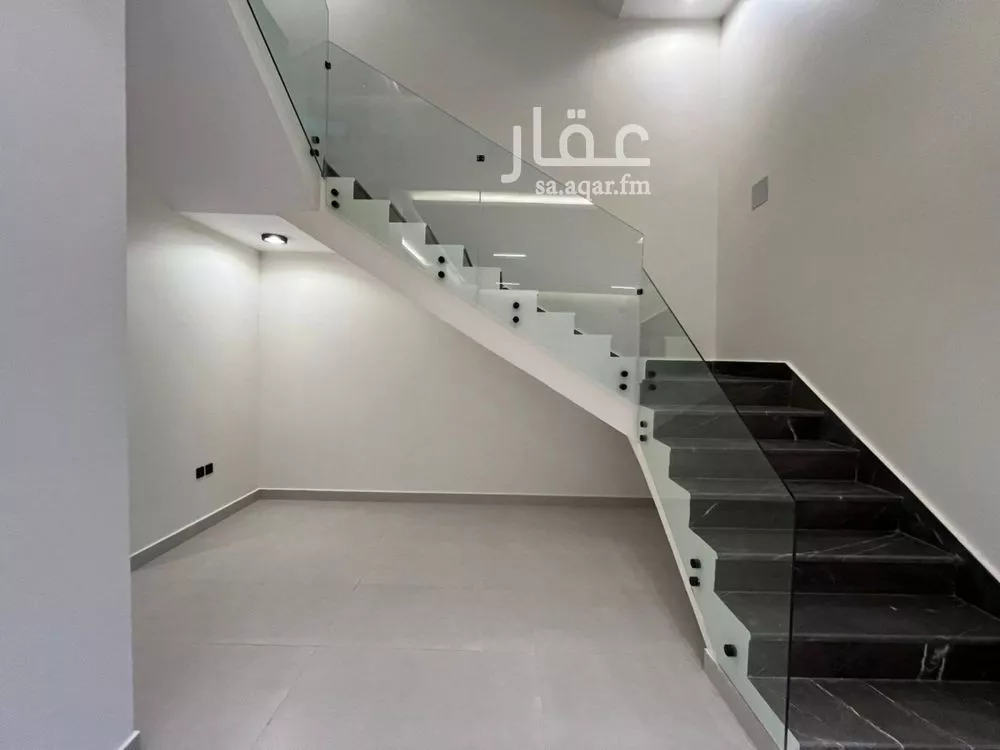 فيلا 6 غرف في المهدية 5