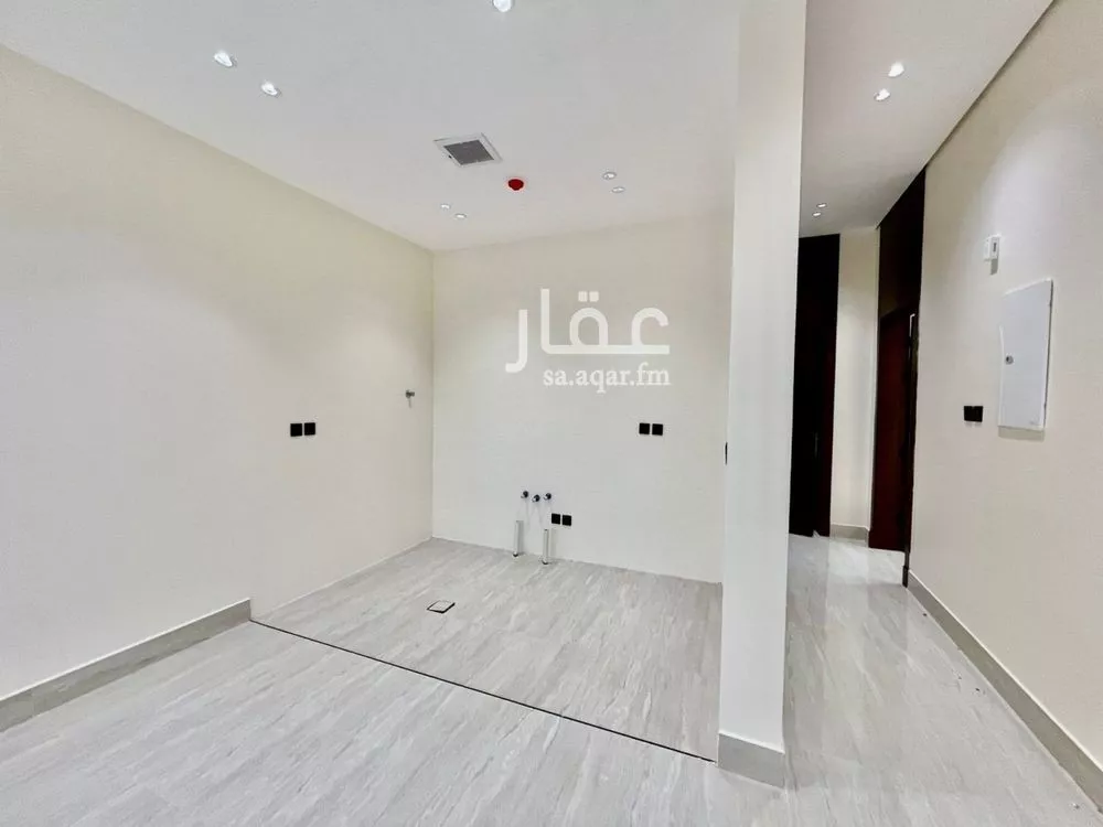 3 bedroom apartment in Al Mahdiyyah 4
