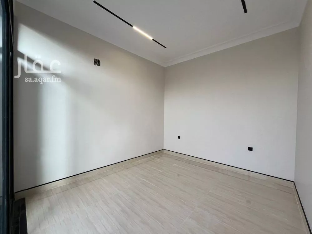 5 bedroom villa in Al Mahdiyyah 4