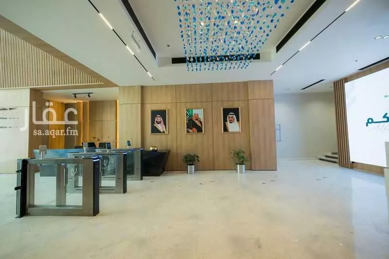 مكتب 625 م² في الملز 3