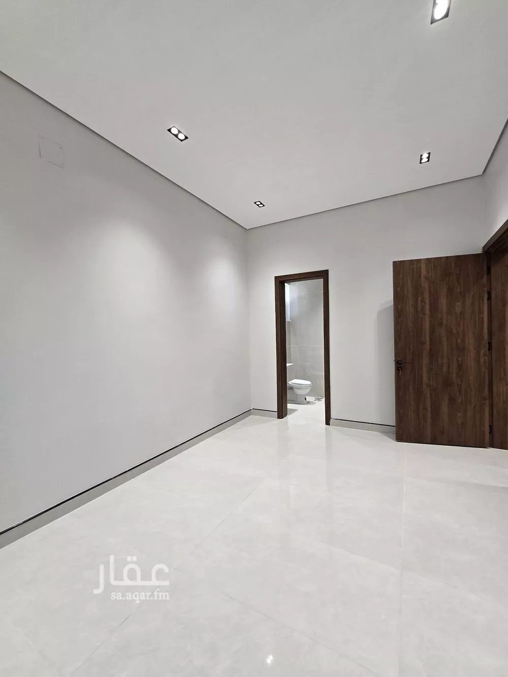 فيلا 6 غرف في الرمال 4