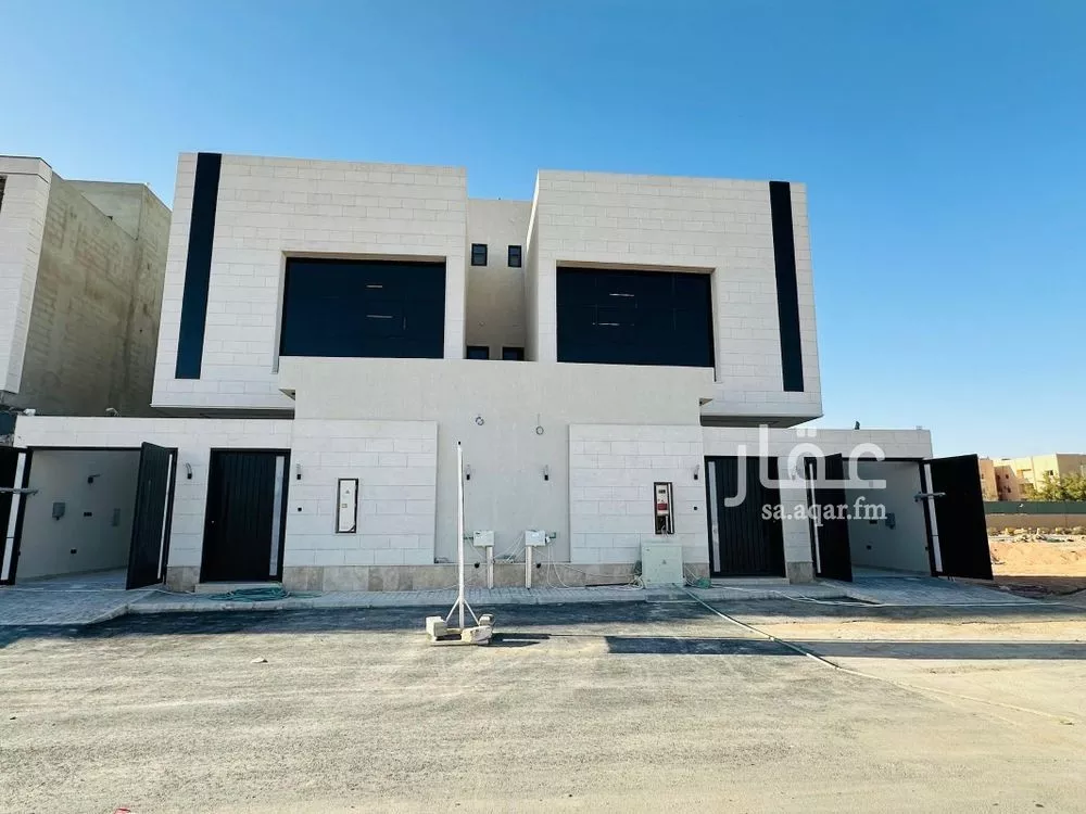 5 bedroom villa in Al Maizilah 1