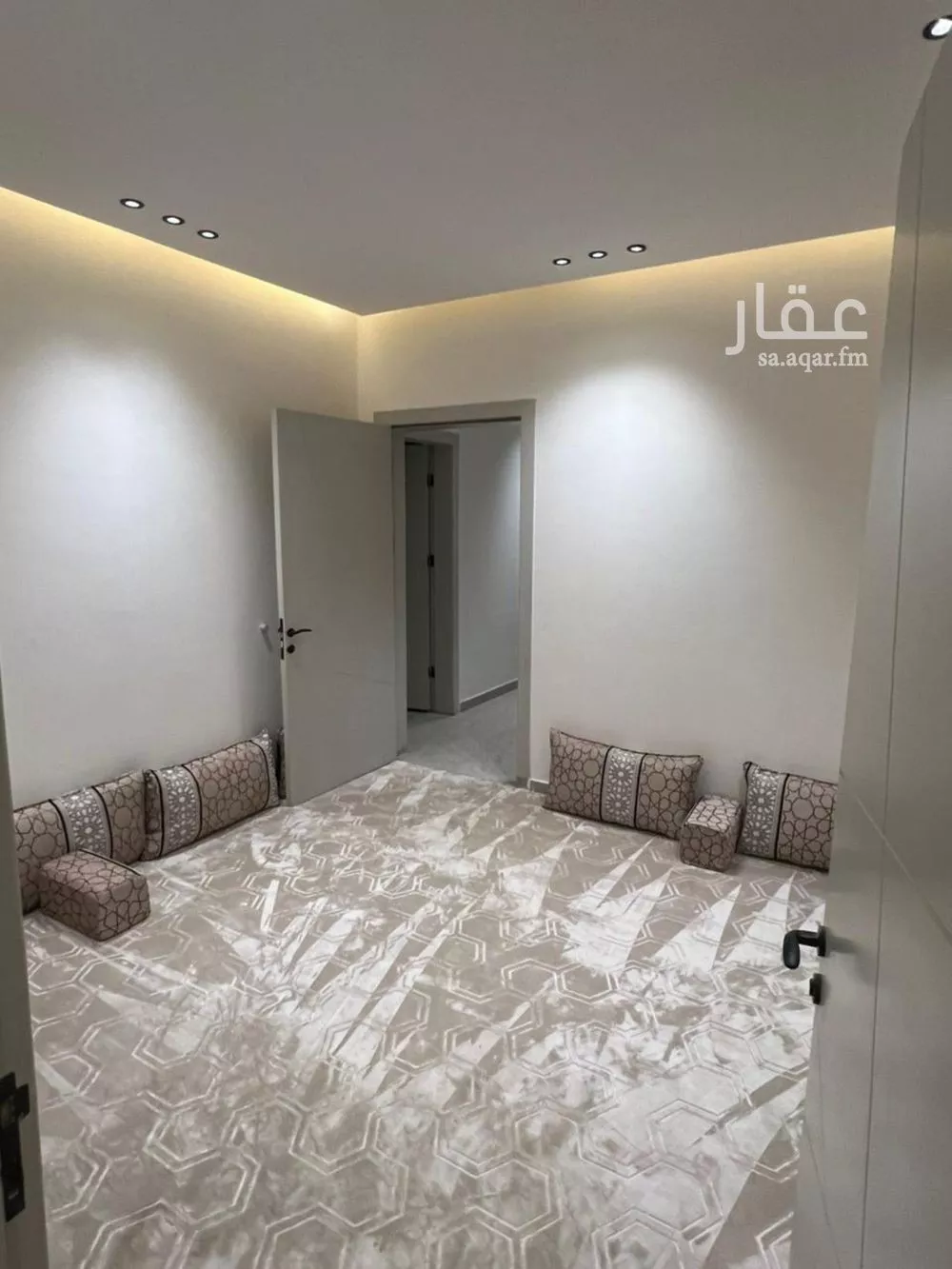 5 bedroom apartment in Okaz, Riyadh 8