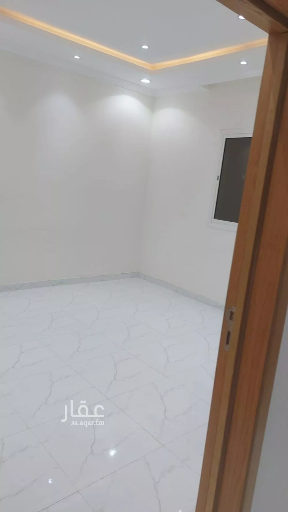 3 bedroom floor in Dhahrat Laban 5