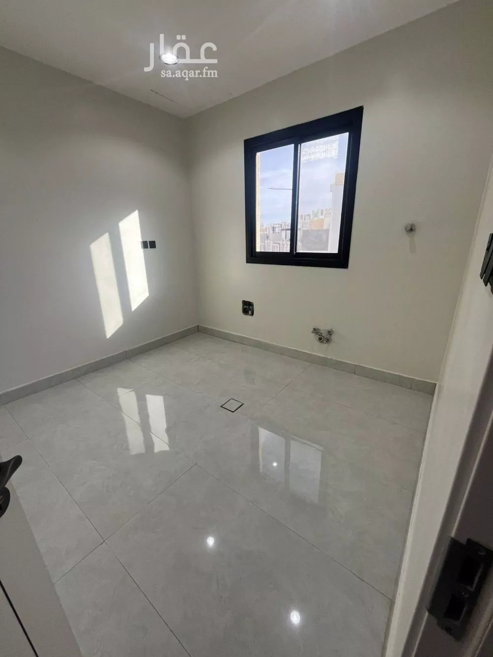 فيلا 4 غرف في الرمال 5