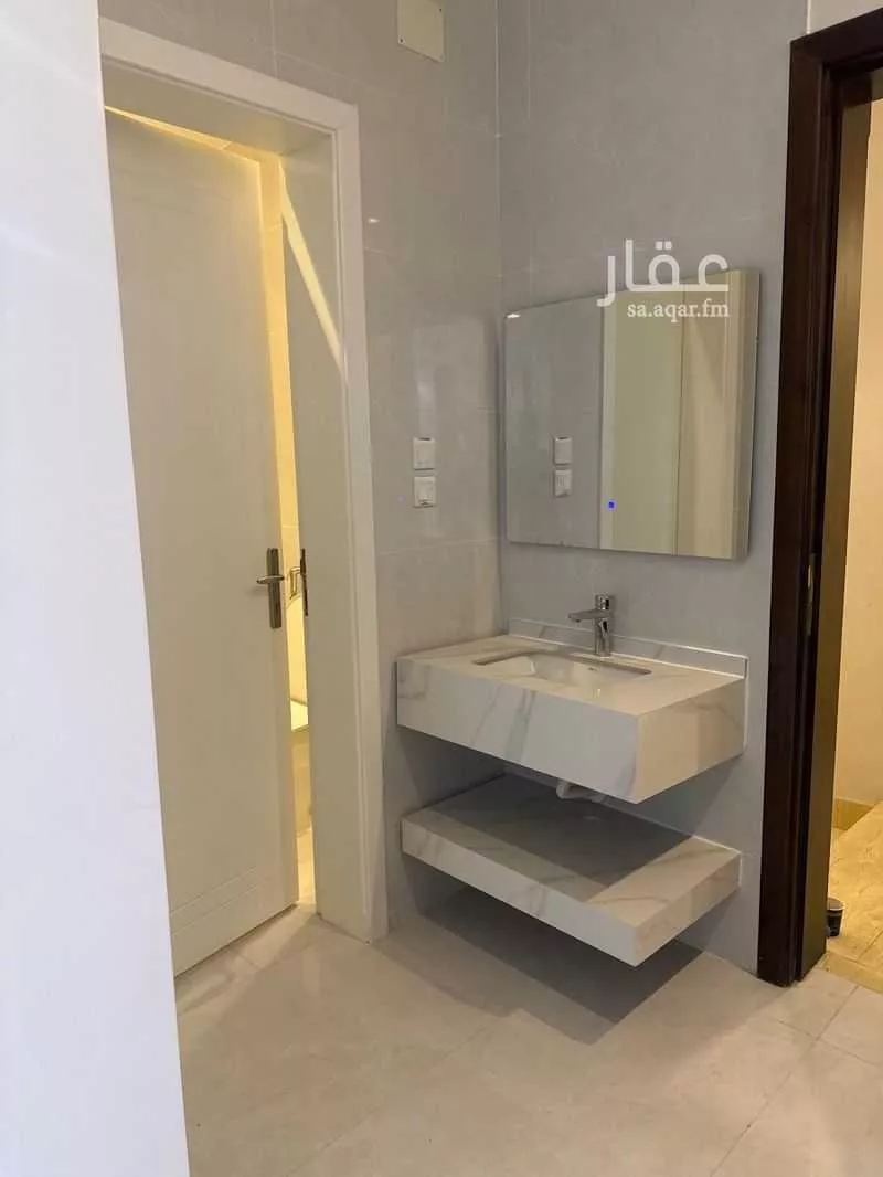 الطابق in الفلاح