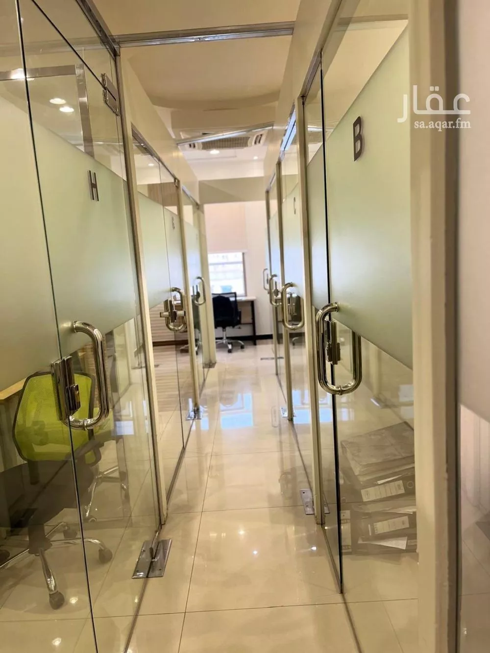 مكتب 884 م² في العارض 3