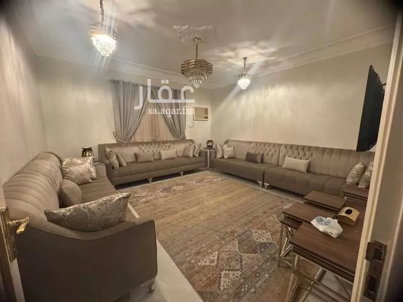 عمارة 625 م² في النزهة 5