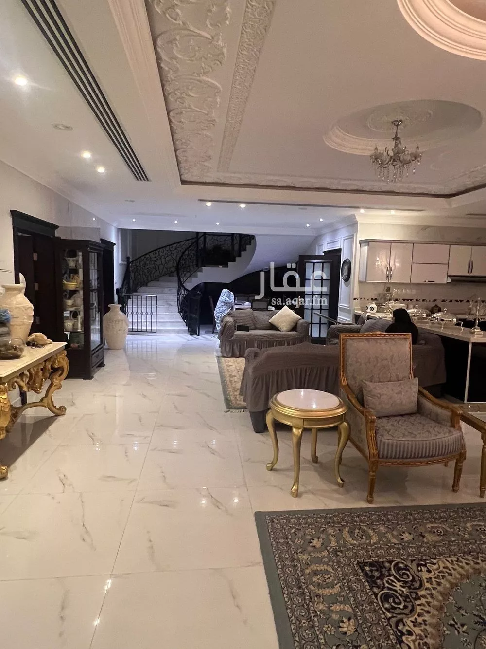 10 bedroom villa in Al Aziziyah 3