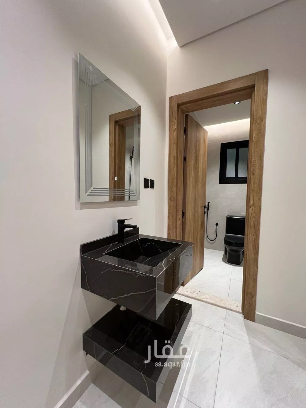 شقة 4 غرف في الروضة 5