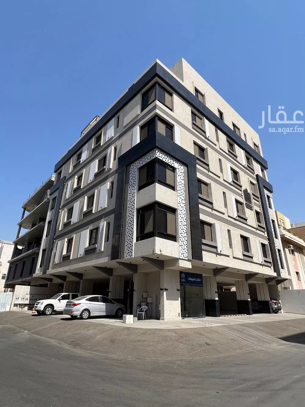 شقة 4 غرف في الروضة 1