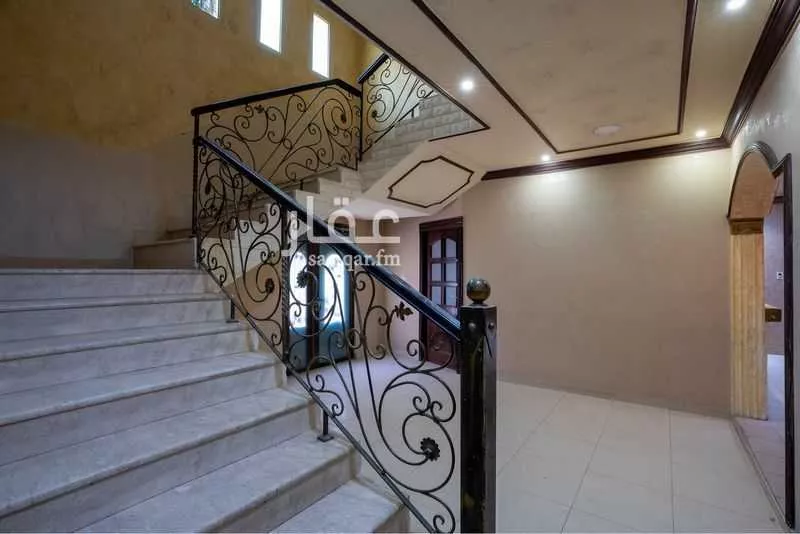 8 bedroom villa in East Beach, Eastern Province 6