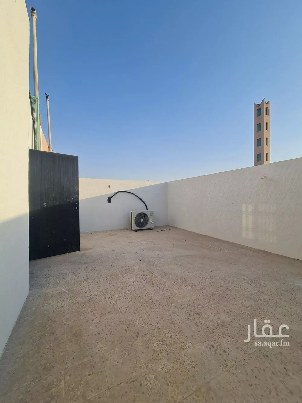 فيلا 4 غرف في الملقا 3