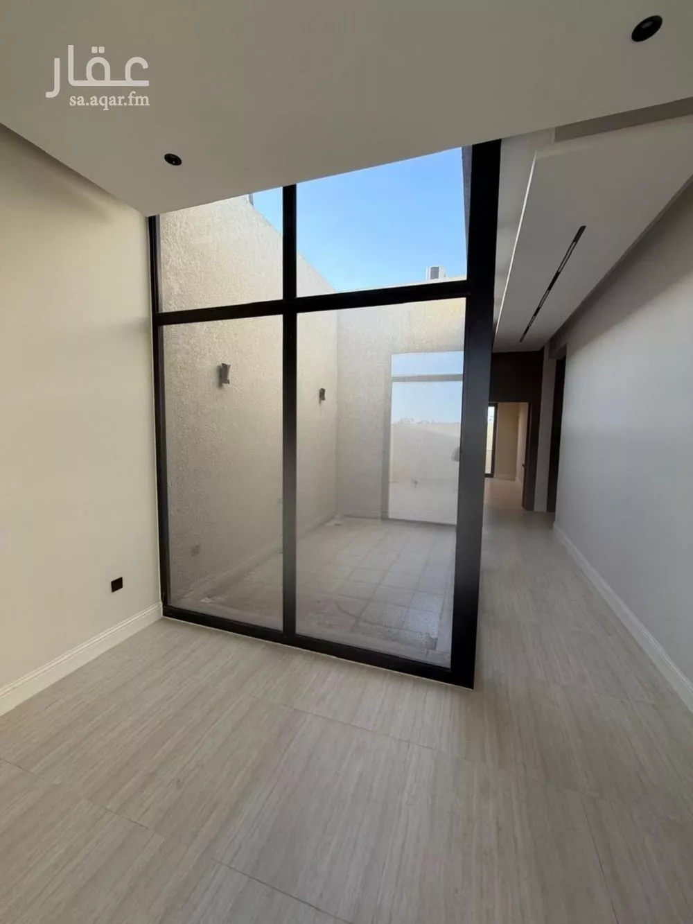 فيلا 4 غرف في العارض 2