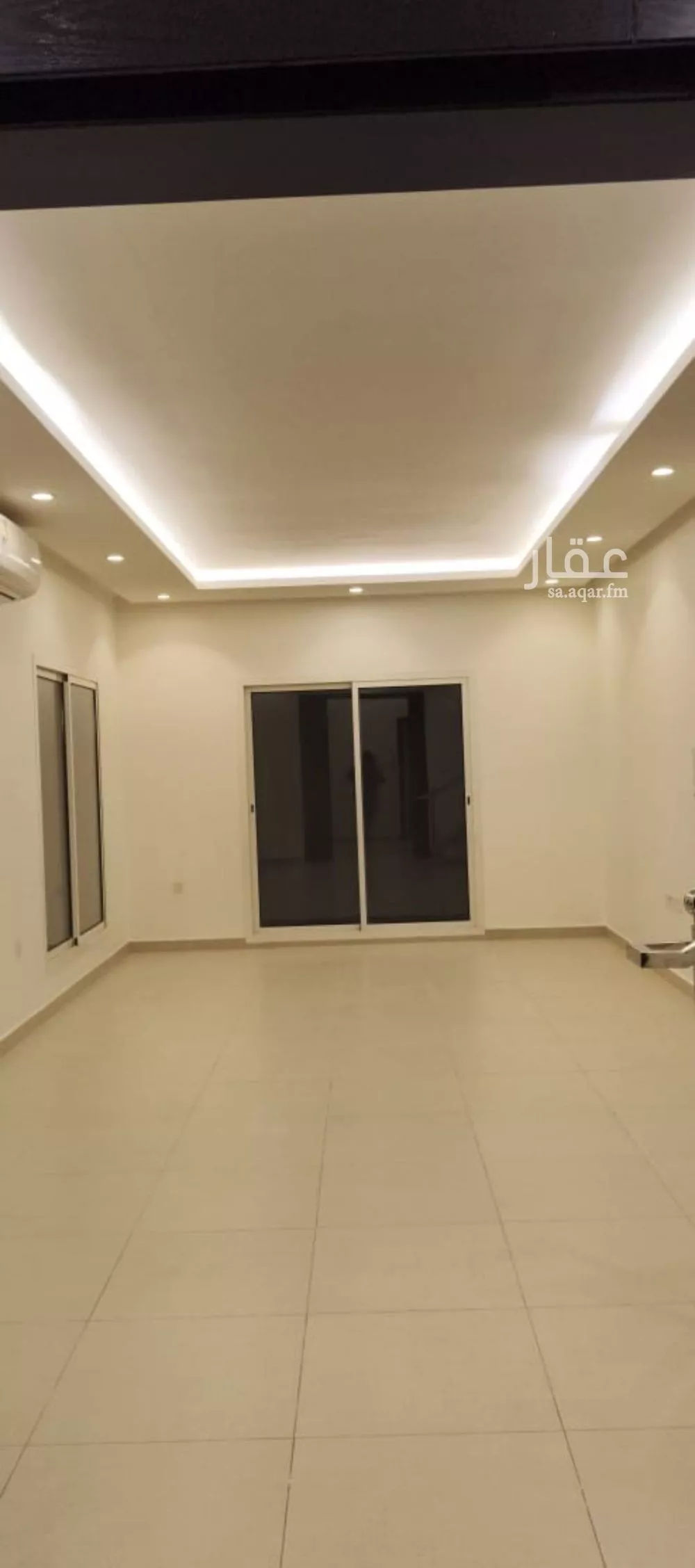 فيلا 4 غرف في العارض 1