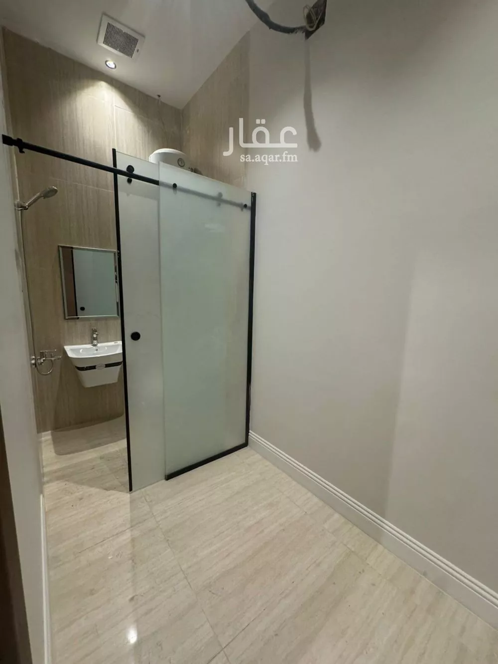 5 bedroom villa in Al Aridh, Riyadh 9