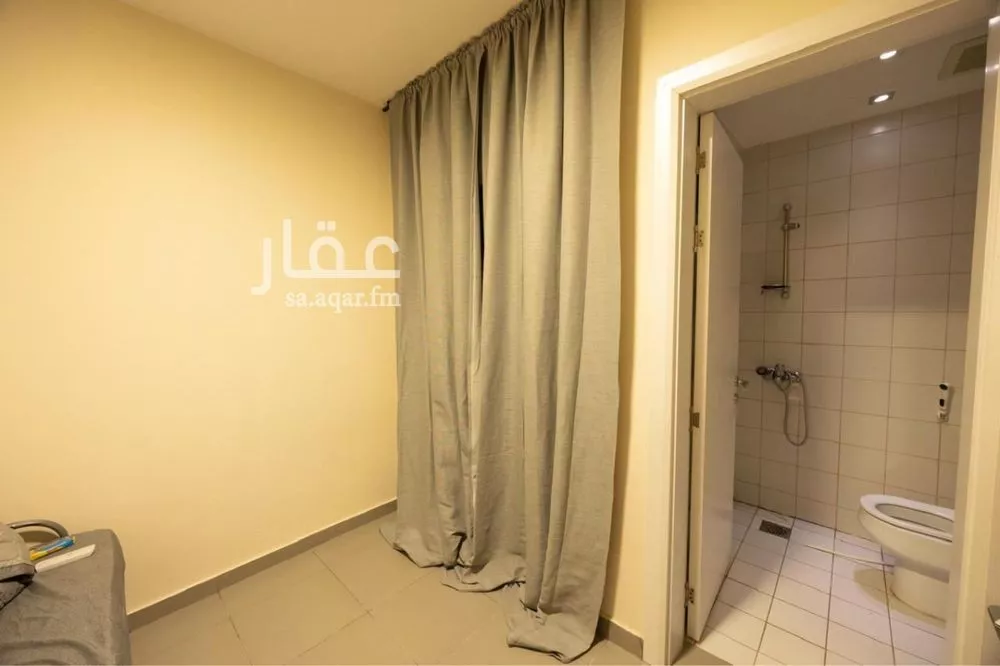 فيلا 5 غرف في النرجس 4