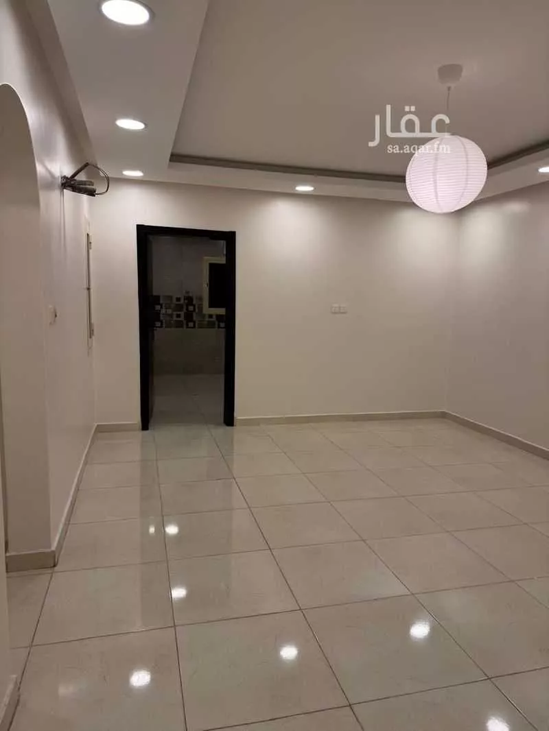 شقة 5 غرف في النور 4