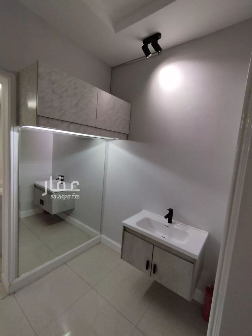 شقة 1 غرف في الملقا 2