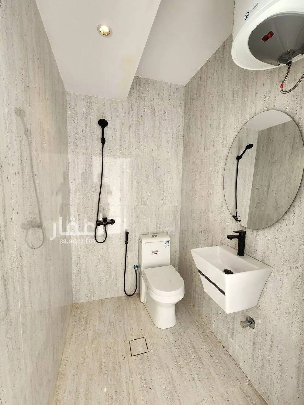شقة 1 غرف في العقيق 4
