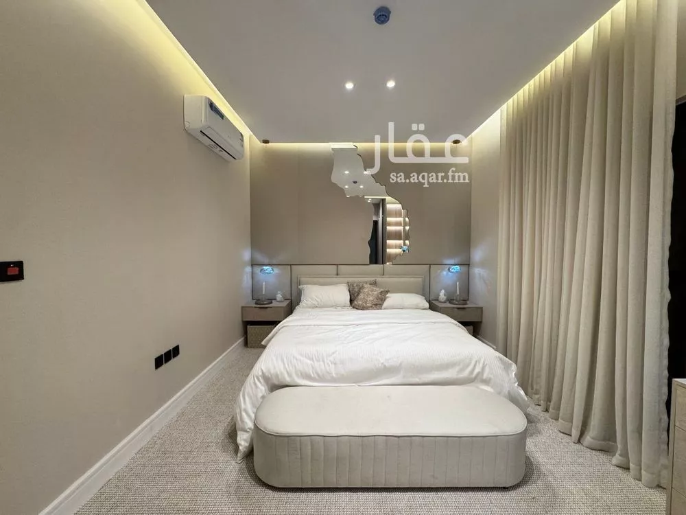 فيلا 4 غرف في العارض 5