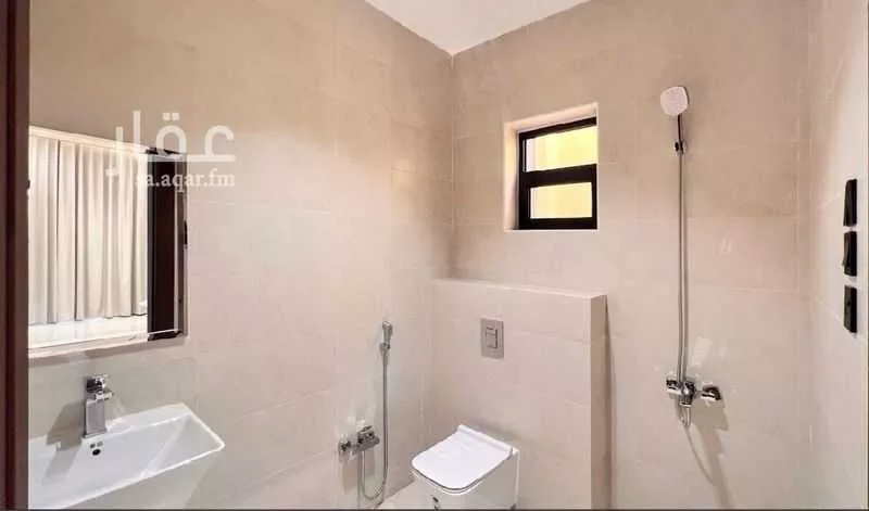 4 bedroom floor in Okaz 5