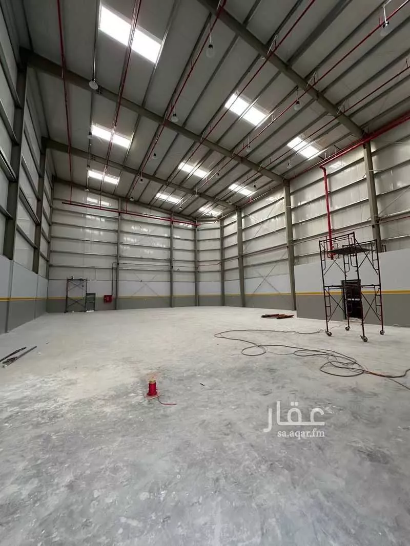 مستودع 1999 م² في الرياض 3