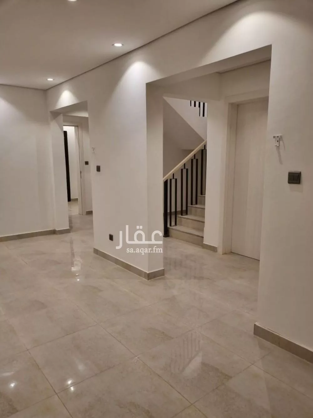 فيلا 5 غرف في النرجس 2