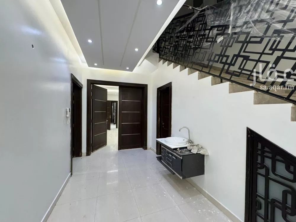 5 bedroom villa in Al Narjis 2