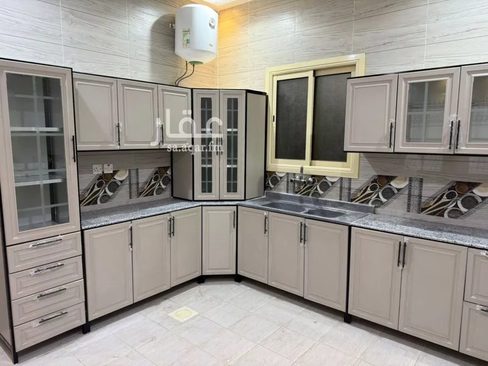 شقة 3 غرف في العارض 1