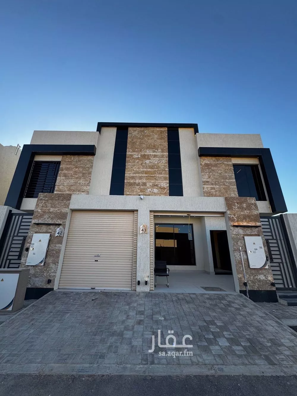 فيلا 6 غرف في عكاظ