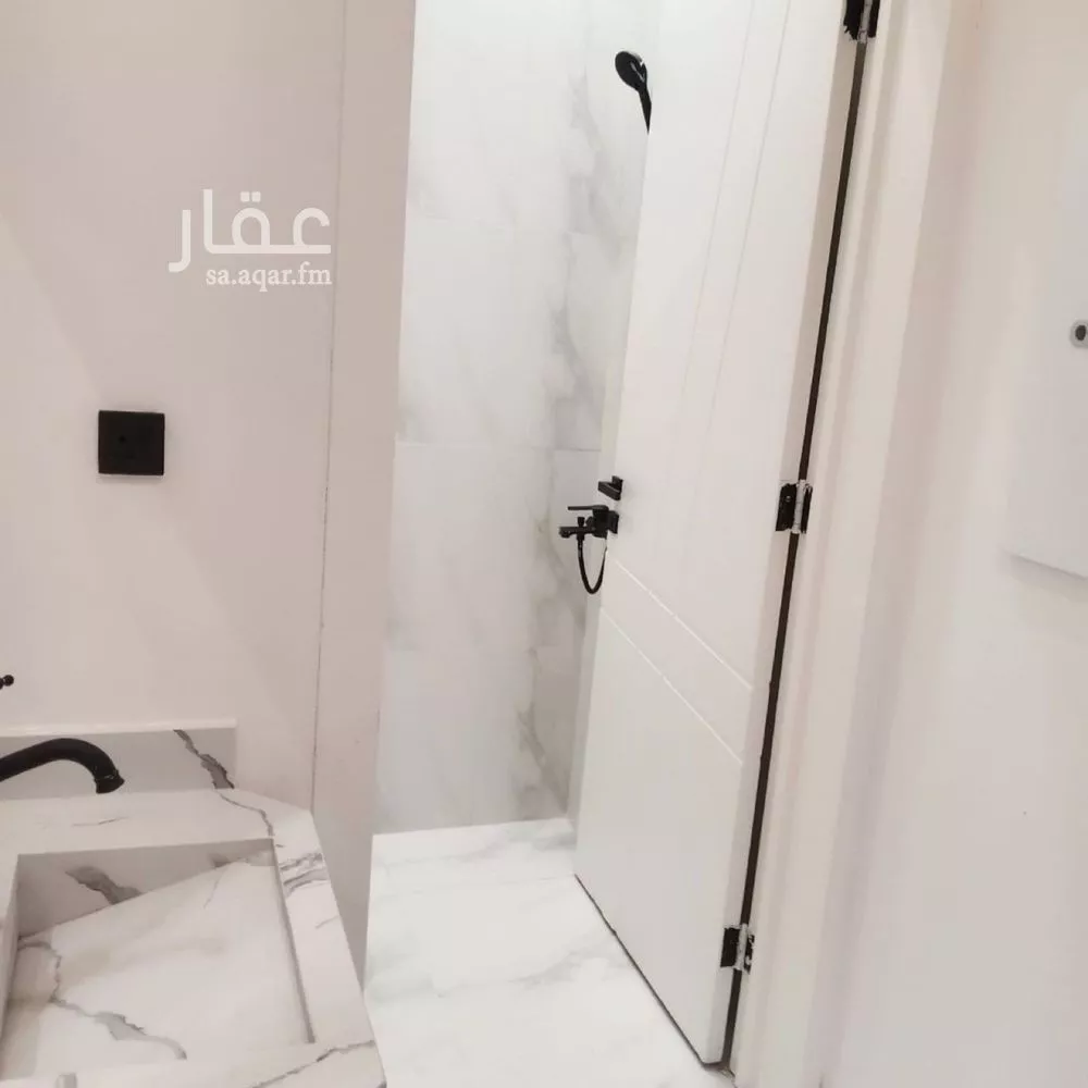 شقة 3 غرف في الزهرة 4