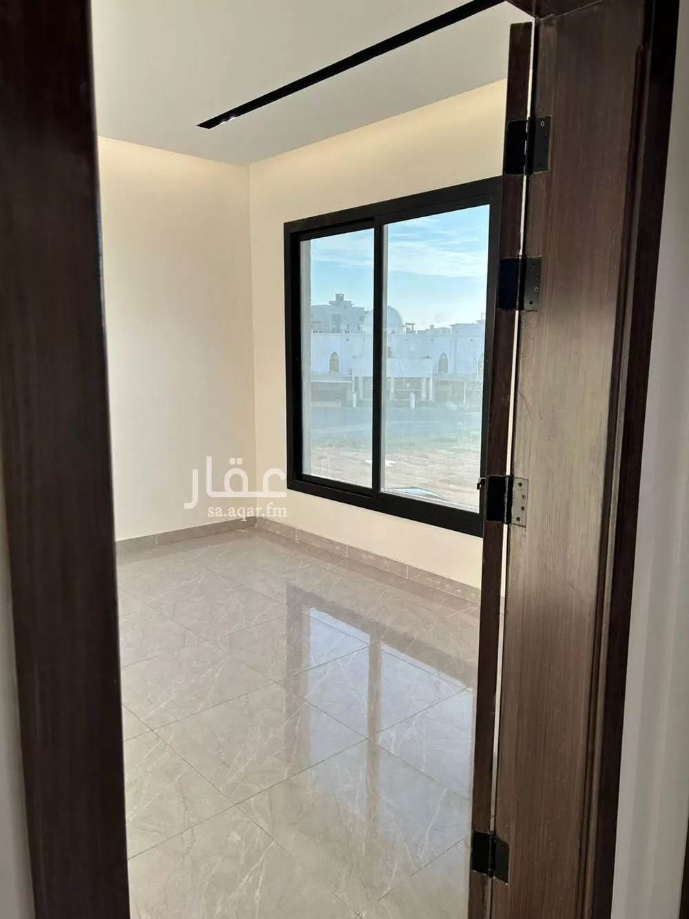 شقة 4 غرف في الريان 5