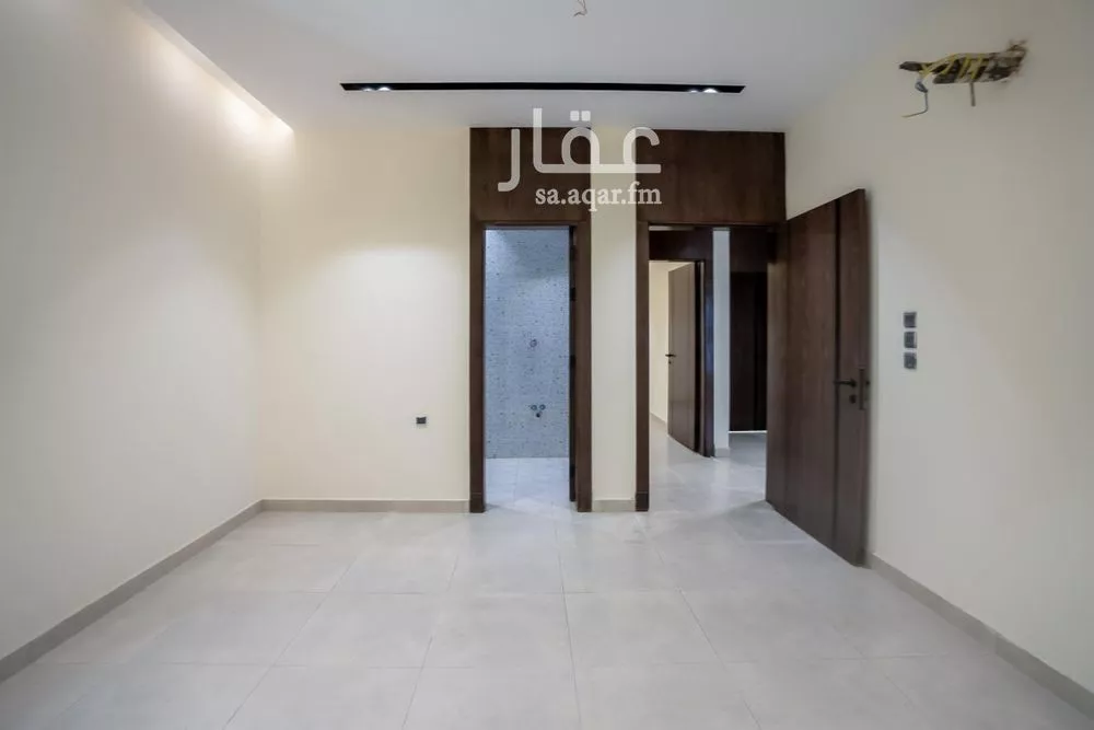 شقة 5 غرف في الريان 4